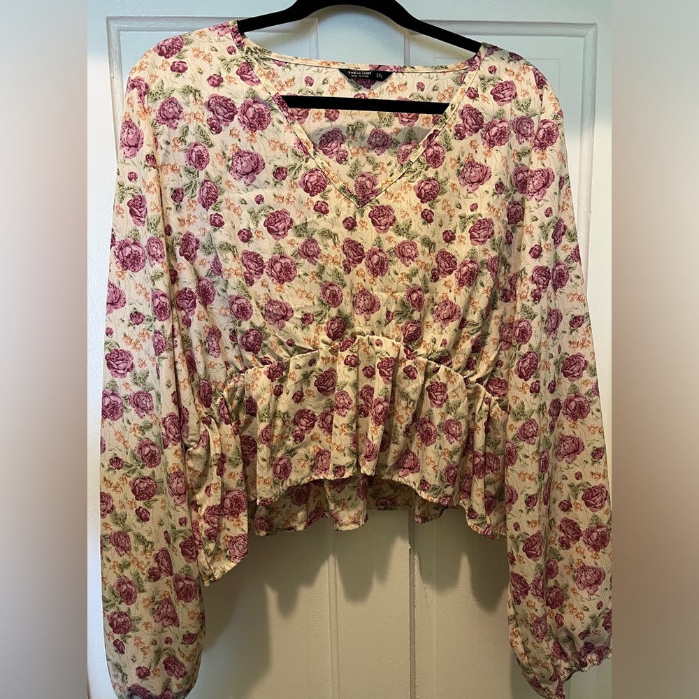 NWOT Gorgeous Peplum Top